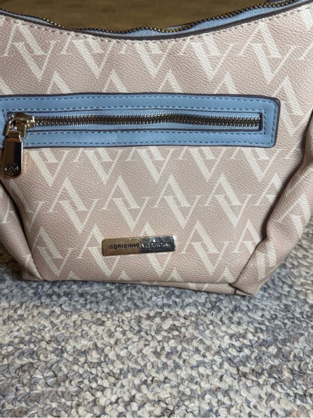 adrienne vittadini bag comes with wallet